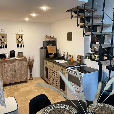Jolie Annexe Du Mas Dans Le Coeur De La Garrigue Nimoise 度假居