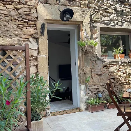 Casa de Férias Jolie Annexe Du Mas Dans Le Coeur De La Garrigue Nimoise *