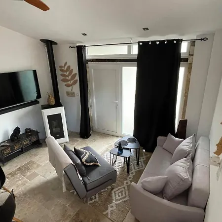 Jolie Annexe Du Mas Dans Le Coeur De La Garrigue Nimoise * Νιμ