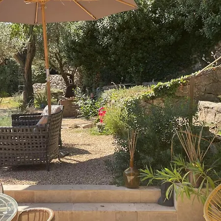 Jolie Annexe Du Mas Dans Le Coeur De La Garrigue Nimoise * Νιμ