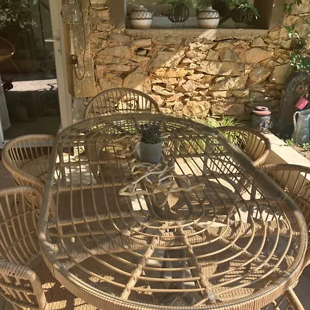 Casa de Férias Jolie Annexe Du Mas Dans Le Coeur De La Garrigue Nimoise *