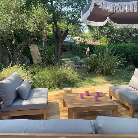 Jolie Annexe Du Mas Dans Le Coeur De La Garrigue Nimoise Νιμ