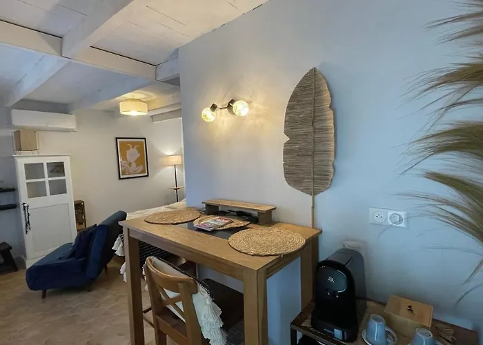 Jolie Annexe Du Mas Dans Le Coeur De La Garrigue Nimoise