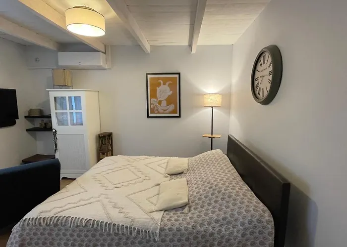 Jolie Annexe Du Mas Dans Le Coeur De La Garrigue Nimoise * 님