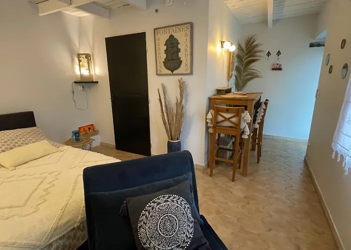 펜션 Jolie Annexe Du Mas Dans Le Coeur De La Garrigue Nimoise