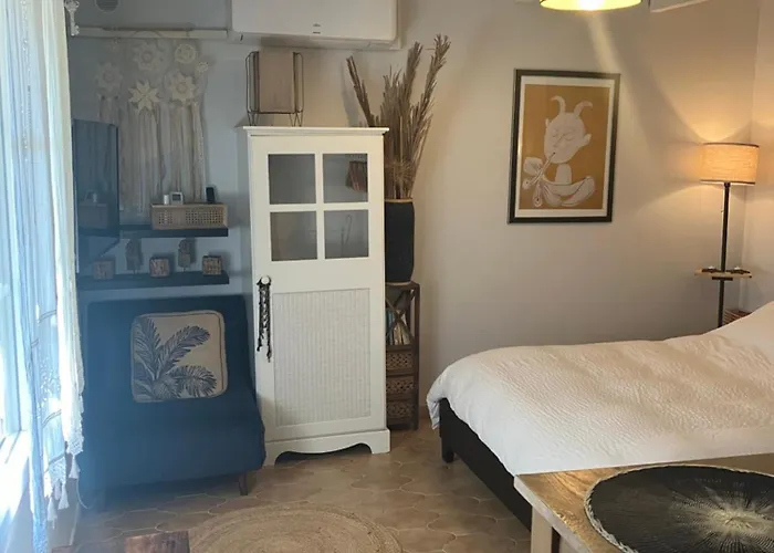 Jolie Annexe Du Mas Dans Le Coeur De La Garrigue Nimoise *